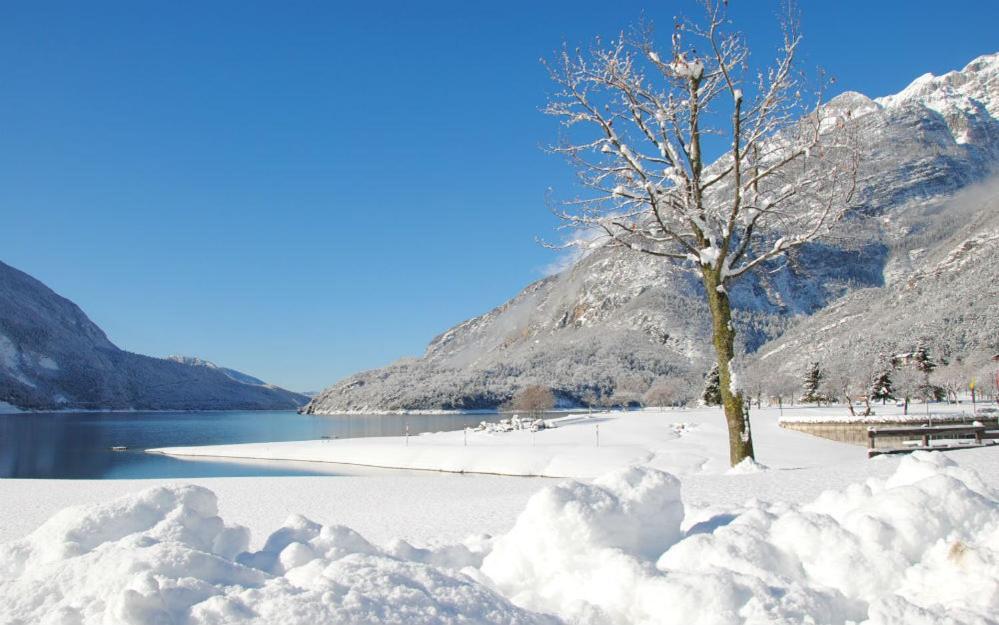 Hotel Aurora Molveno Eksteriør billede