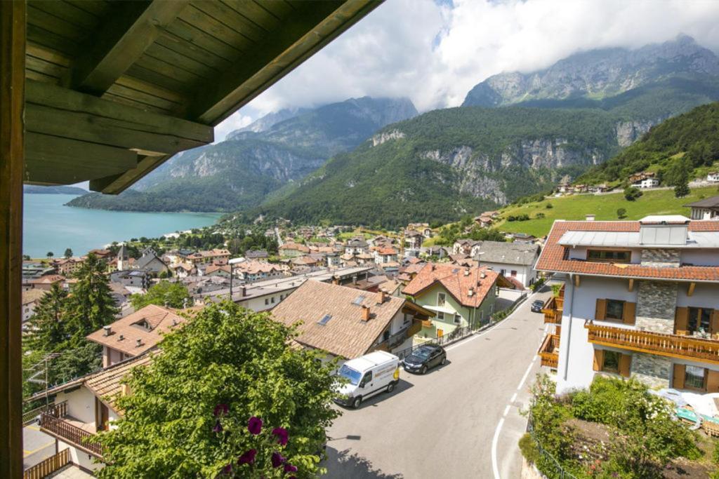 Hotel Aurora Molveno Eksteriør billede