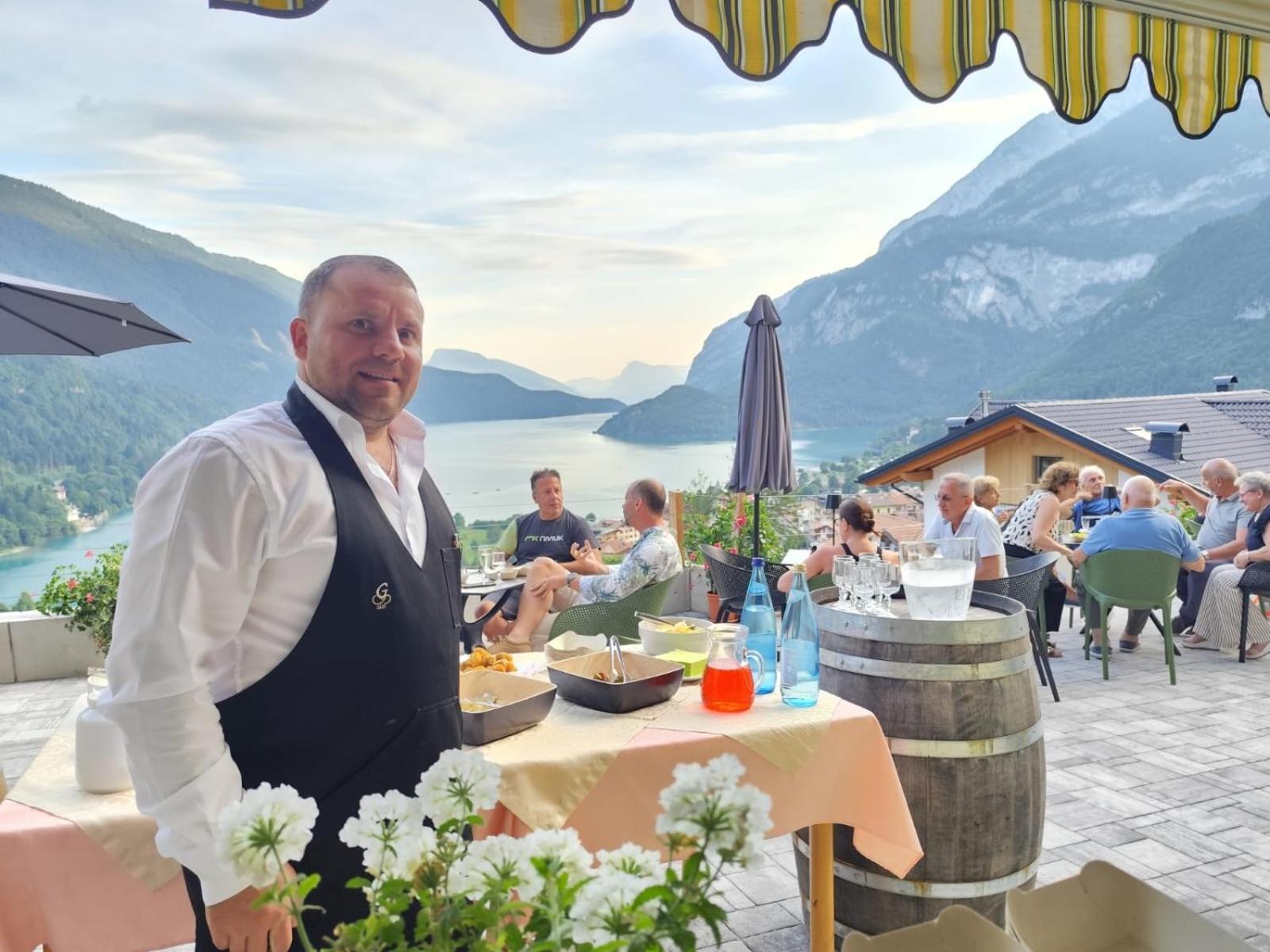Hotel Aurora Molveno Eksteriør billede