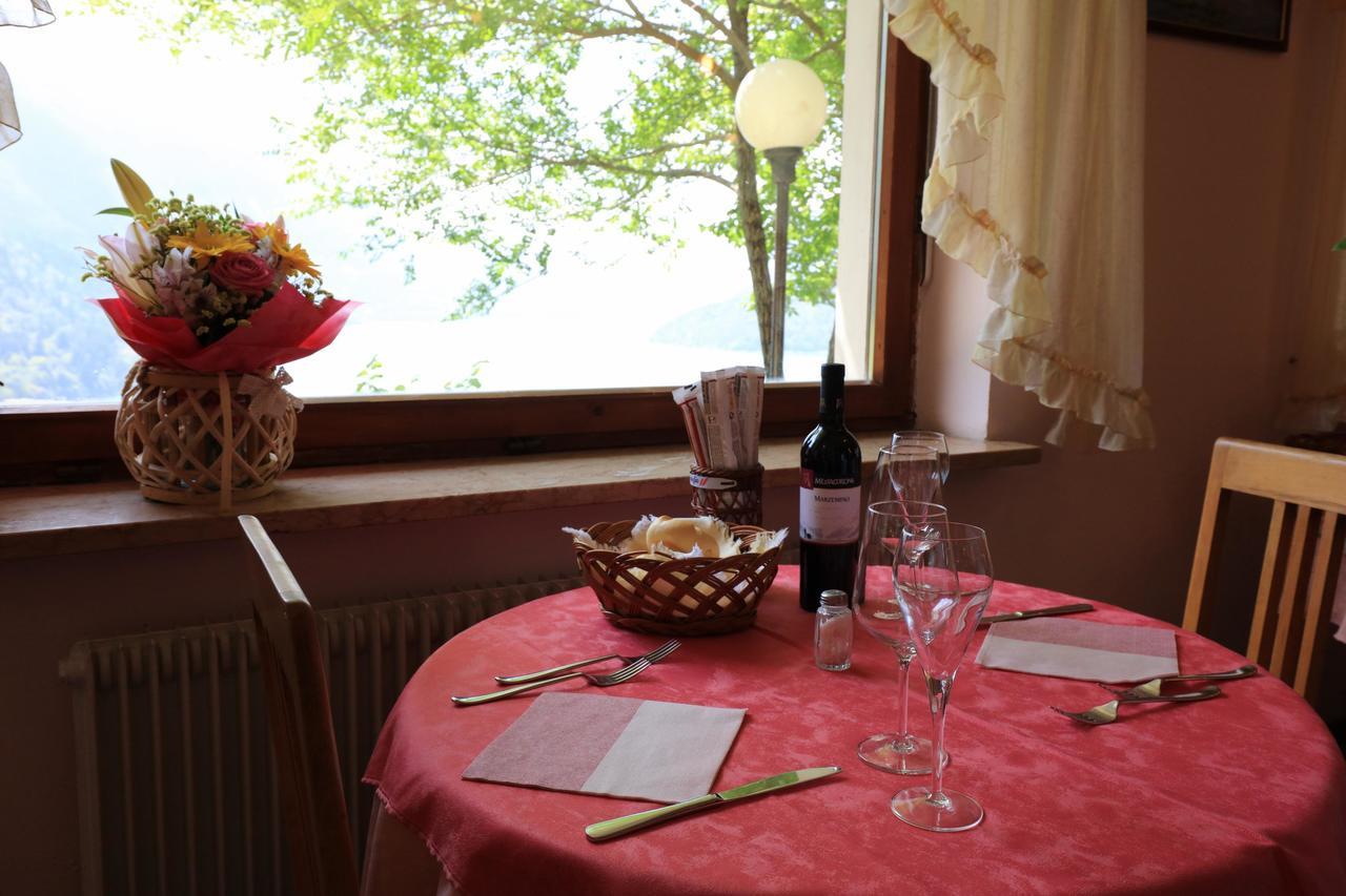 Hotel Aurora Molveno Eksteriør billede