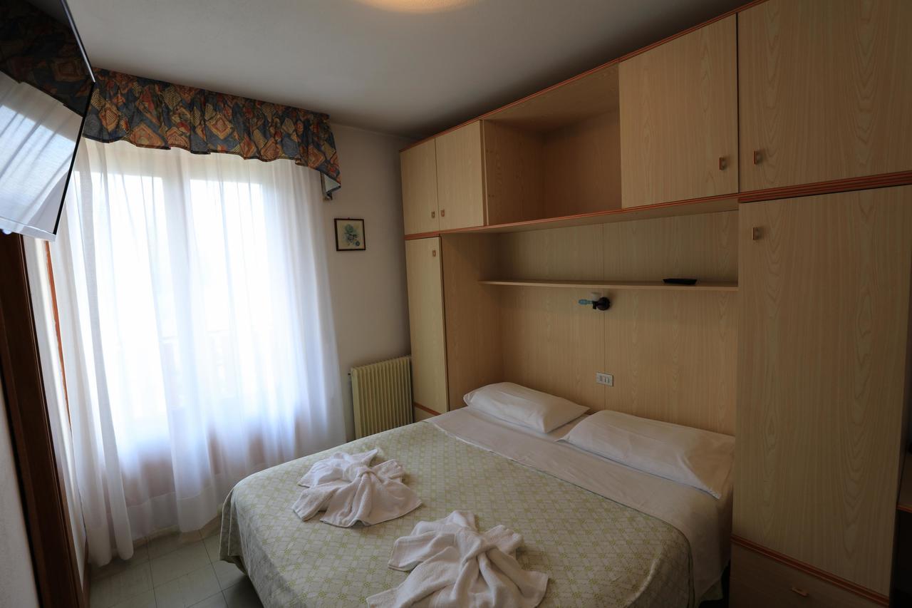 Hotel Aurora Molveno Eksteriør billede