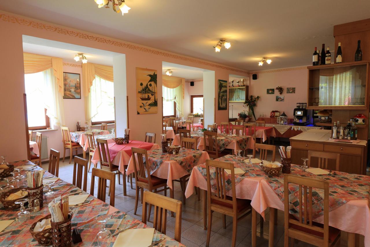 Hotel Aurora Molveno Eksteriør billede
